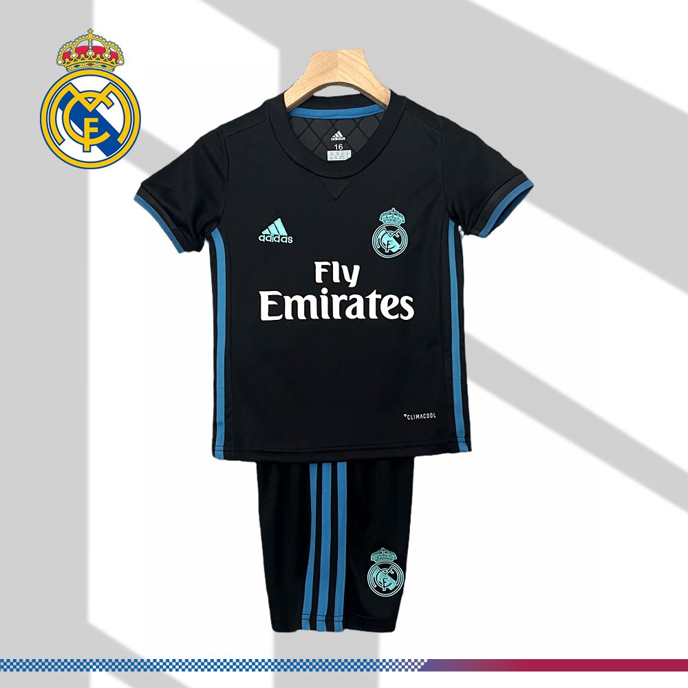 0e9c7f06bf-0143128086 2017/2018 Real Madrid Away Retro Kids Set - Image 1