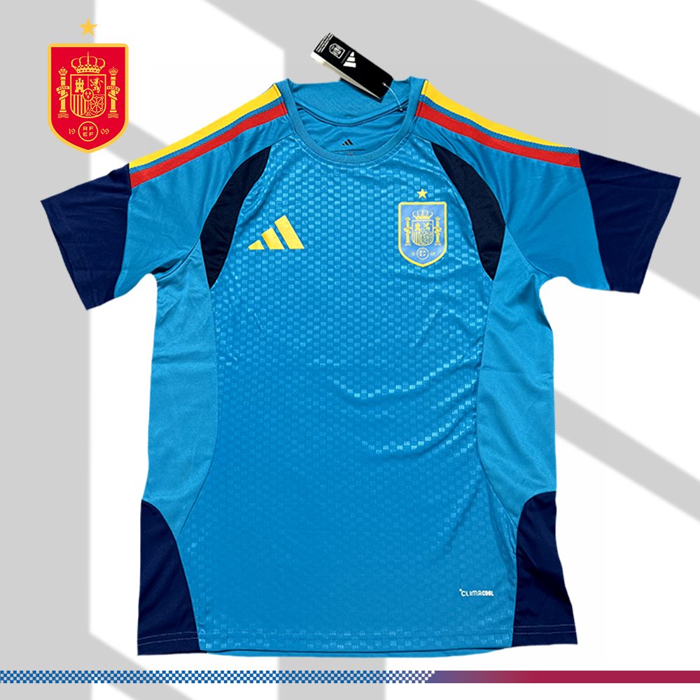 1-012648455a 2026 Spain Pre-match Training Football Shirt (Fan Edition) - Image 1
