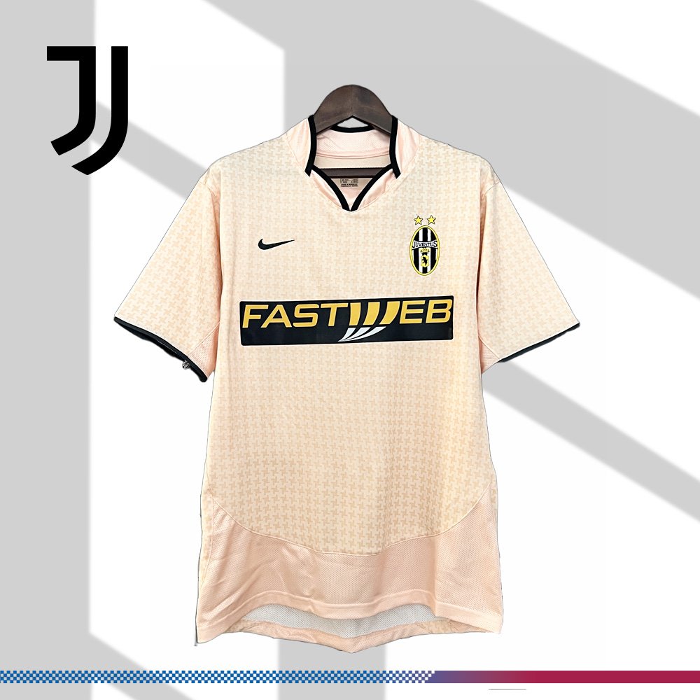 ee44bbe675-07050163bf 2003/2004 Juventus Away Retro Football Shirt - Image 1
